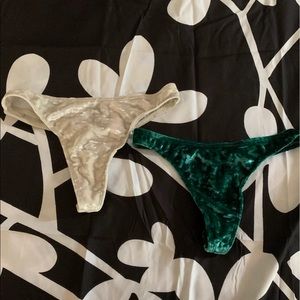 Set of two Victoria’s Secret Pink thongs NWOT!!
